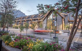 Banff Peaks Hotel